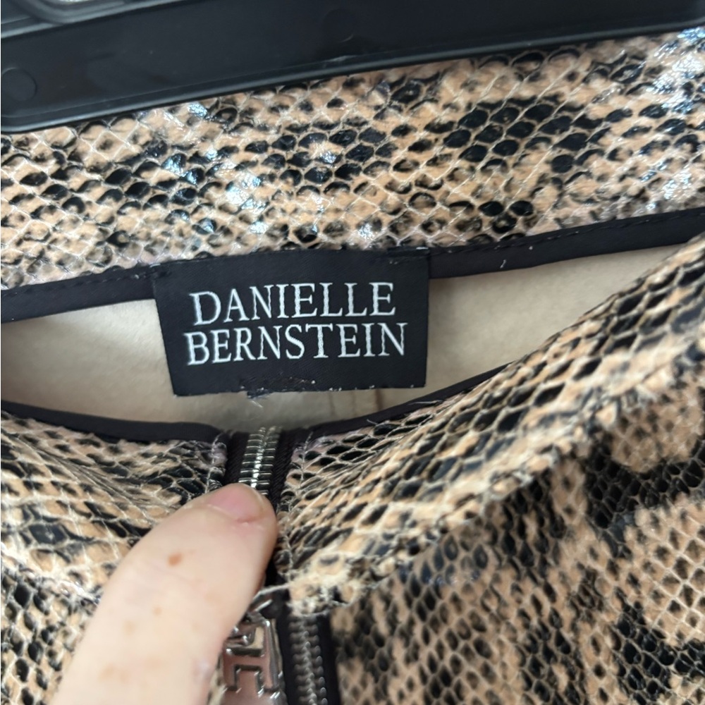 DANIELLE BERNSTEIN Black and Tan Snake Print women’s Pants - Picture 2 of 4